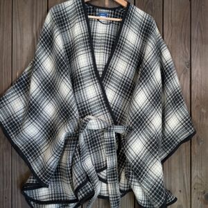 Apt. 9 Checkered Poncho OS